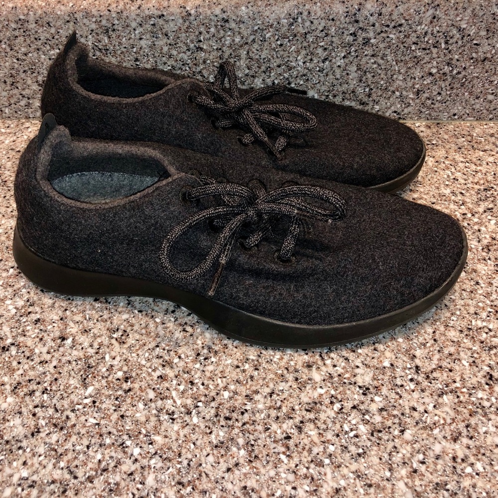 All birds women’s dark grey soft wool worn once!